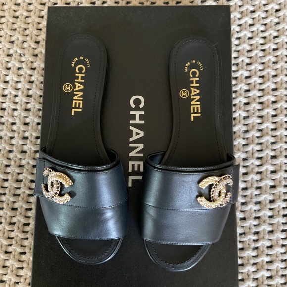 Chanel Black Leather CC Pearl EU 37 - Picture 3 of 5